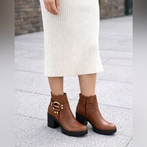 Women's Brown Chunky Heel Combat Ankle Boots Size 6 NWT